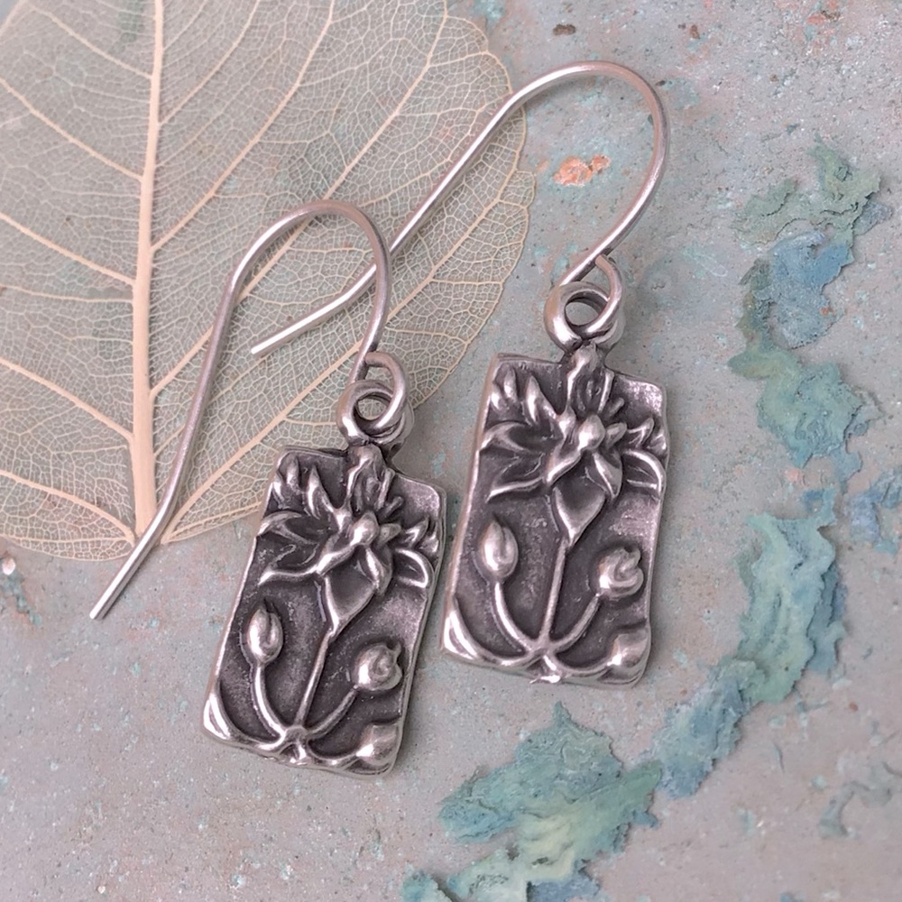 Antique silver Sundance charm lotus flower earrings